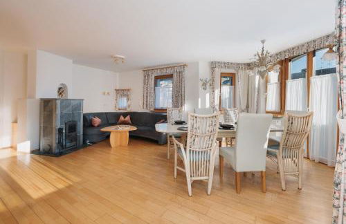 Alpenvilla Large Family Apartment - by Familiaris- Pools 500 meters - Foto 19