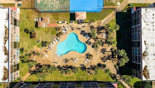 Biloxi Beach Condo-B - Photo 2, Garden view