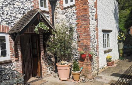 Charming 17th Century 2-bed Cottage in Medmenham - Foto 19