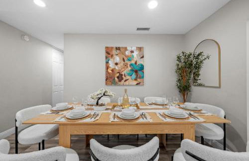 Entire Private Home with 3 Bedrooms 2 Bathrooms, Gated Yard, Garage, Hot Tub, 4-Beds, Golf, Mira Mesa, Available Now - Photo 38