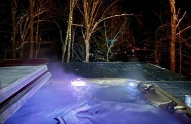 Hot Tub & Firepit Near Ski Resorts & Cozy Modern Cabin - Foto 7