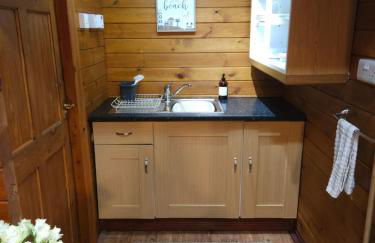 Captain’s Cabin - Photo 6