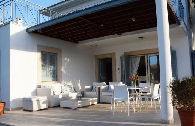 Carob Tree Villa in Latsi - Photo 3