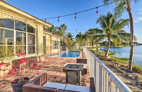 Poolside Paradise with Lake Views in Miramar! - Foto 1
