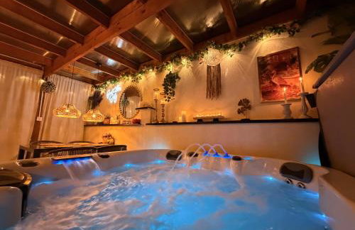 Flamingo Retreat with Hot Tub and private Garden - Foto 1
