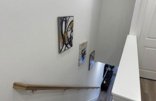 Modern 2 Bedroom All-En-Suite Near Downtown with EV Socket - Photo 21