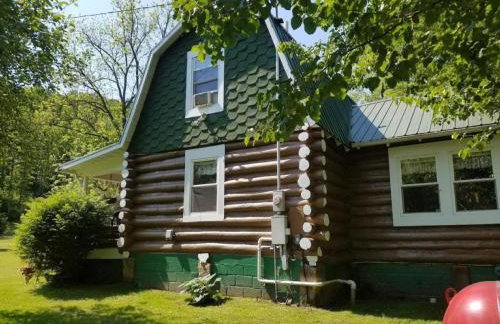 Gorgeous Vacation Cabin for Groups with Stylish Interior near Huntington, West Virginia - Foto 26