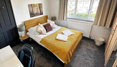 Green Haven Villa - 4BR Spacious House with Hot tub, Ample Parking, Air Condition, WIFI, Netflix, Patio & Garden - Foto 3, towels, wardrobe