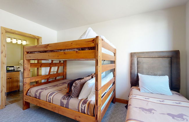 Torian Plum Condominiums - Foto 21