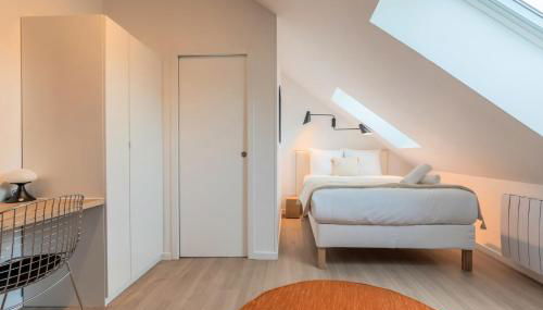 Studio sous les combles côté rue, parking gratuit - Foto 2