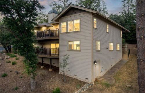New Luxury 5BR Cabin in Pine Mountain Lake! 1 Minute to Beach! Massage Chair! Close to Yosemite! Perfect for Retreats and Escapes All Seasons! - Foto 69