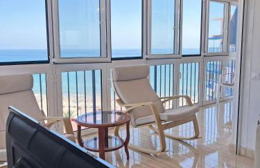 Playa y montaña 1ª linea Piscina Parking AC - Foto 8