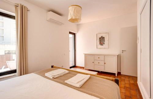 Moradia Tradicional no centro a 100m da Praia - Foto 30