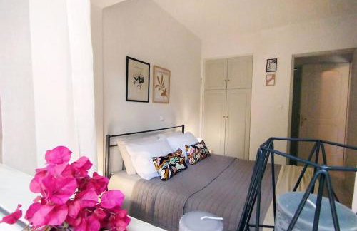 Garden Apartment with BBQ in the Athenian Riviera - Photo 9