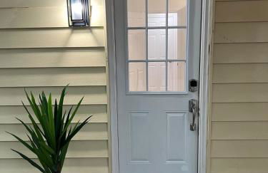 Modern Basement Retreat 2BR King suite - Foto 34