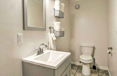 Walk to River Unique Studio in Renovated Bar! - Foto 14