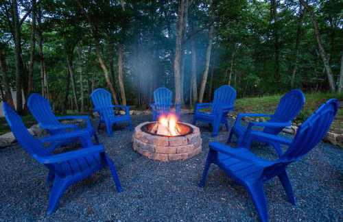 Harmony Hill Stylish 4bd Mountain Retreat, Hot Tub, Games - Foto 17