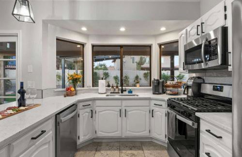 Backyard Bliss - Firepit Putt Play Pool & Spa - Foto 16