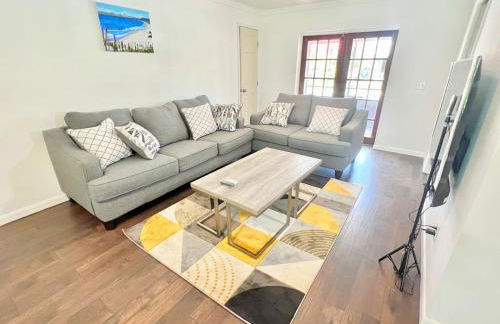 Dream Vacation Home w Heated Pool Close to Beaches Clearwater St Pete Quiet with Big Backyard - Foto 13