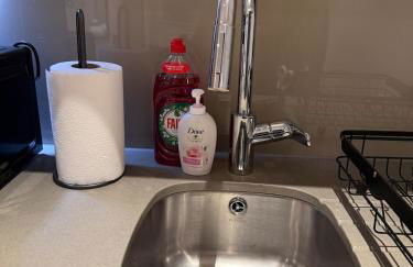 Cozy Luxury Apartment In The Heart Of Slough -The Bethel Suite - Foto 4