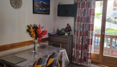 Agréable appartement de 6 pers au pieds des pistes ,wifi gratuit à Saint-Sorlin-d'Arves labelise 3 étoiles au gîte de France - Foto 4