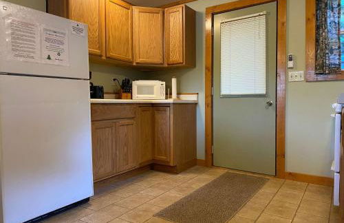 Anderson Lakeside Cabin - Photo 9