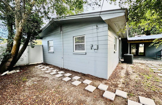 Tranquil Retreat King Bed Office Patio - Foto 15