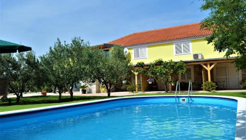 Studio Apartments Luka Biograd - Benkovac - Photo 3, Garden