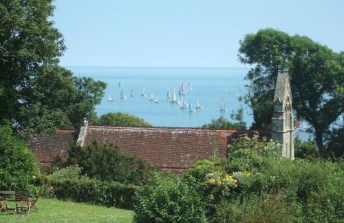 Sea-view Apts Ferry Savings - Photo 23