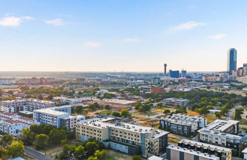 Cityscape Star Retreat near Deep Ellum and Dwntown - Photo 37