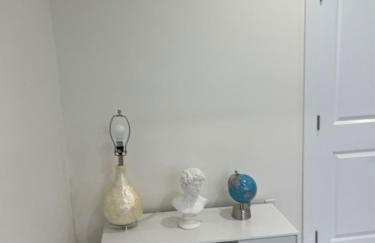 Transit-Friendly Flamingo Park Hideaway - Foto 21