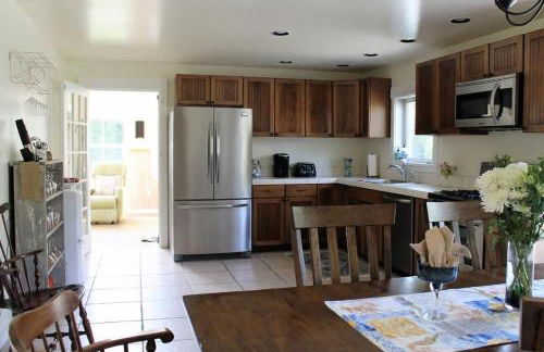 Pine and Sea Beach Retreat - Photo 22