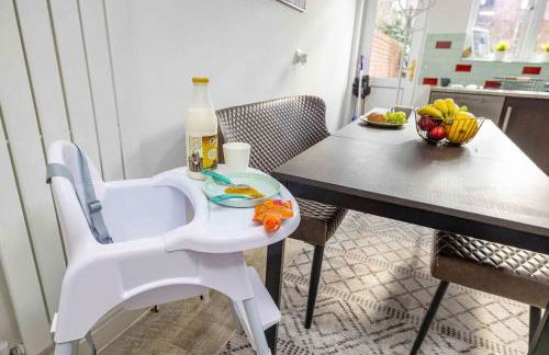 Ealing Manor - 6 beds 3 sofa beds sleeps 9 ppl - Foto 48