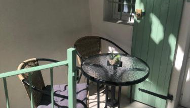 Vieil Antibes, ravissant 2p avec petite terrasse - Photo 4