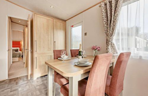 Vivian Lodge 2 Bedroom New Forest Holiday Home Hoburne Bashley - Foto 11