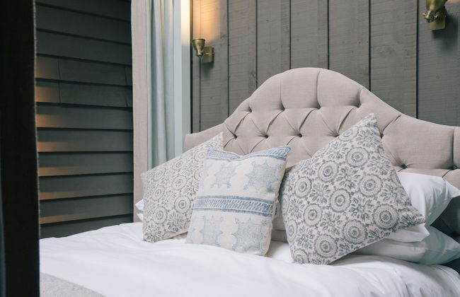 Retreat East - Photo 6