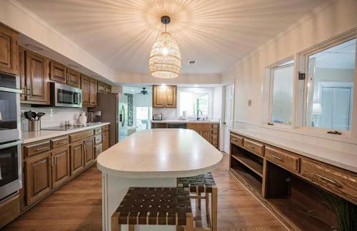 CHLChateau-Walkable to Hurricane Marina - Photo 9