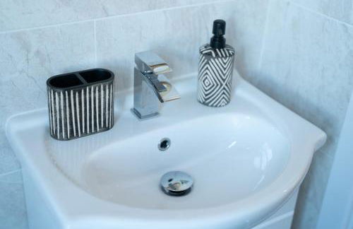 Richmond Retreat - Luxurious and comfortable spacious 2 floor apartment - Foto 19