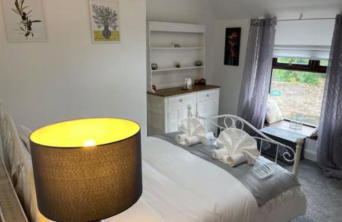 Stunning Cottage with Log Burner- King Bed- Great Design-Free Wood - Foto 12