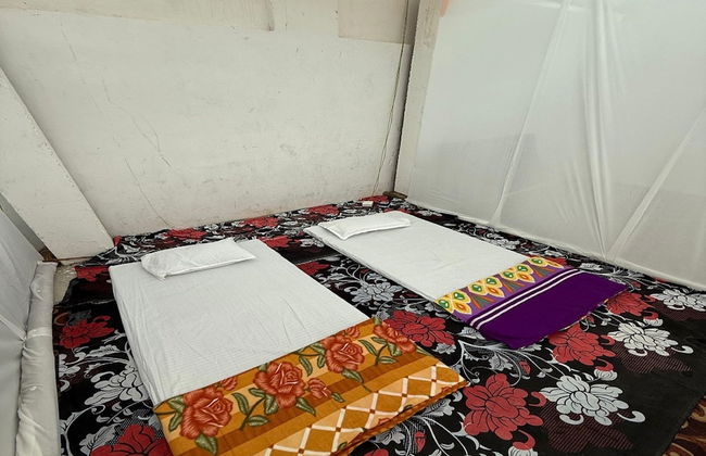 Arail Tent City Kumbh Cottage - Foto 17