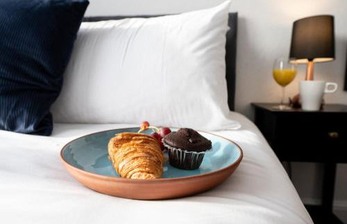 Stylish 4BR House, Sleeps 7, High-Speed Wi-Fi, Long Stay Friendly - Foto 65