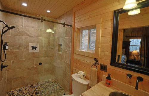 Couple Retreat Cabin-near Smoky Mountain Railroad-Hot Tub - Foto 11