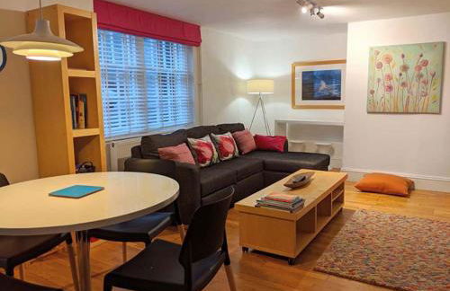 Alexandra Cottage Apartments - Photo 18