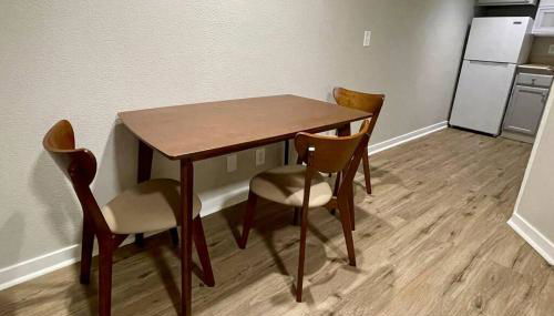 Aksarben Gem- WFH corner desk & minutes from I-80 - Foto 4