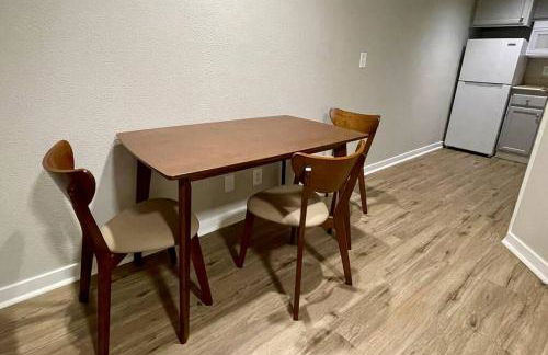Aksarben Gem- WFH corner desk & minutes from I-80 - Foto 4