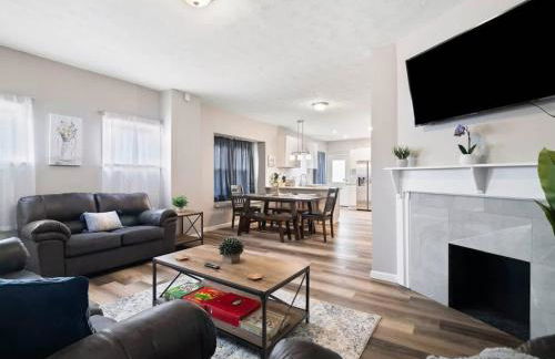 Large Remodeled 4 Bedroom Only 7 Minutes to Downtown - Foto 1