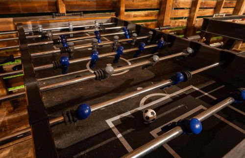 Meadow View Romantic Nature Stay w Barn, Outdoor Tub and Sauna - Foto 34