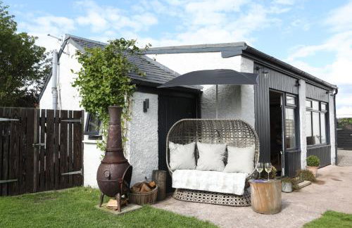 Garden Studio in Biggar - Photo 1