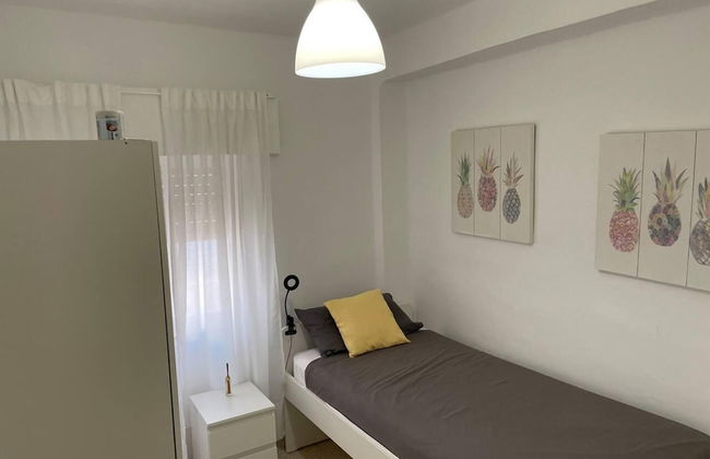 Renovated and Newly Furnished 3 Bedroom Apartment - Foto 4