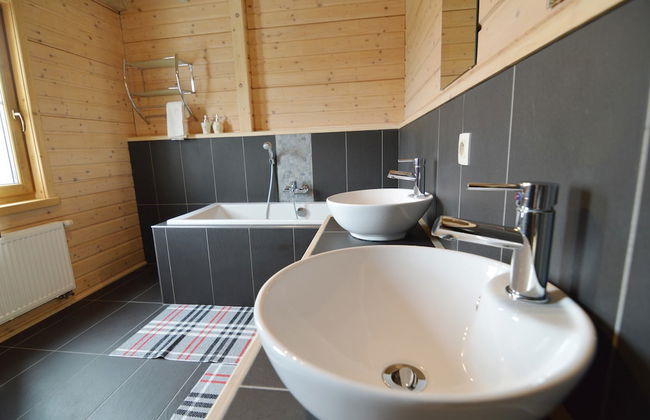 Sumptuous Chalet in Septon with Sauna & Hot Tub - Photo 39